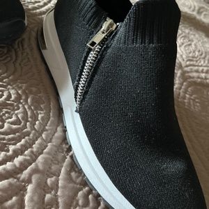 Steve Madden soft sneaker